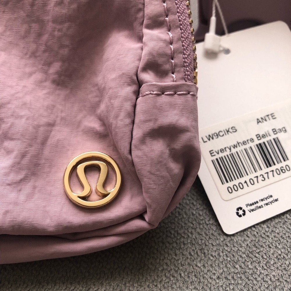Lululemon Everywhere Belt Bag *1L Antoinette - Picture 3 of 13
